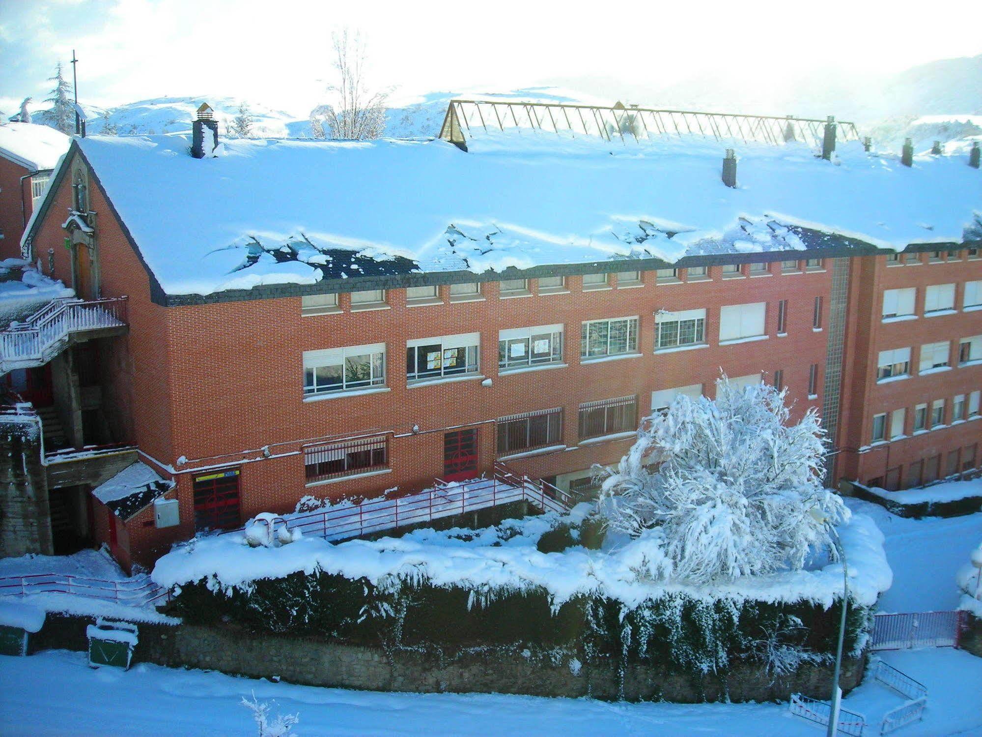 Residencia Albergue ז'אקה מראה חיצוני תמונה